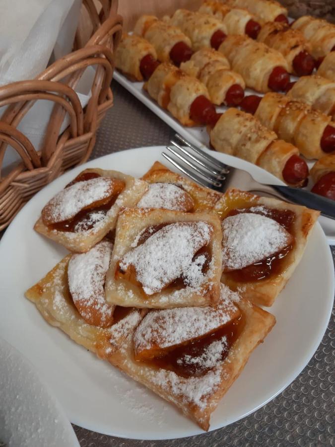 Penzion U Bustiku Sardice Eksteriør bilde