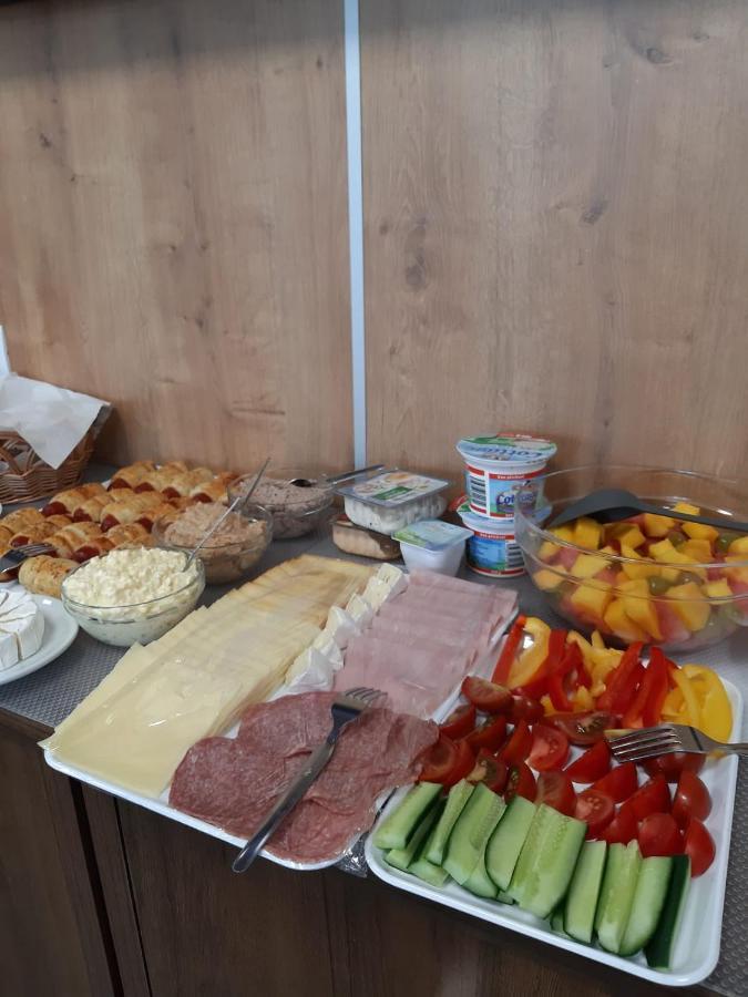 Penzion U Bustiku Sardice Eksteriør bilde